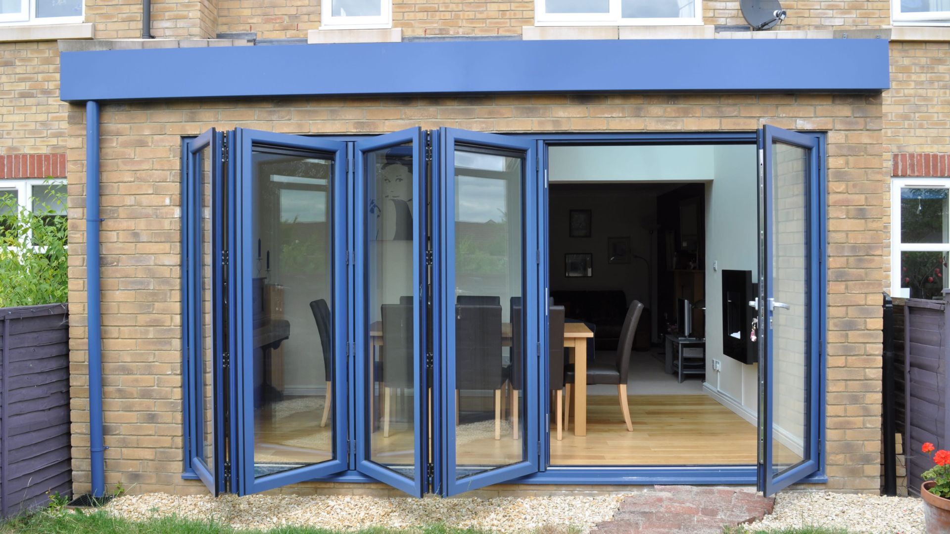 How Folding Doors Can Enhance Room Dynamics